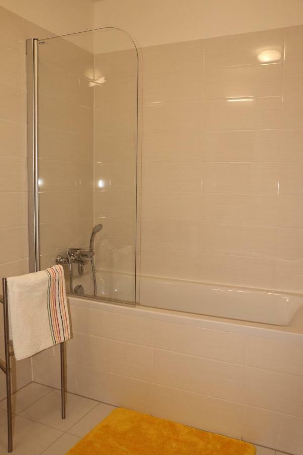 Panorama City Apartment With Free Parking Bratislava Extérieur photo